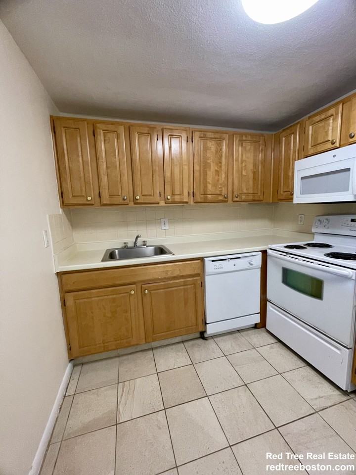 245 Main St #62 - Photo 3 of 25