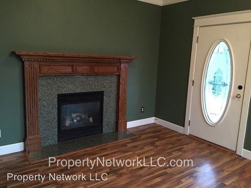 552 SE Roberts Ave - Photo 3 of 19