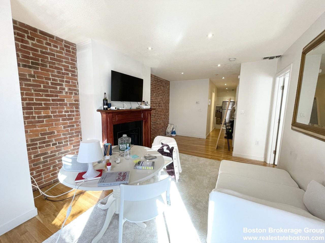 76 Gainsborough St #201 - Photo 5 of 7