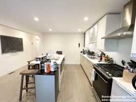 featured image of 21 Iroquois St #1