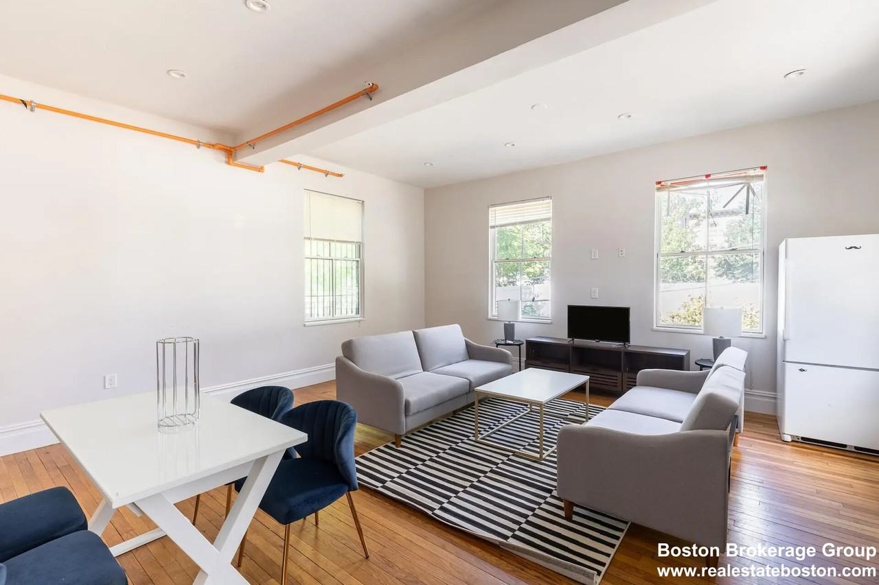 92 Cedar St #2 - Photo 4 of 28