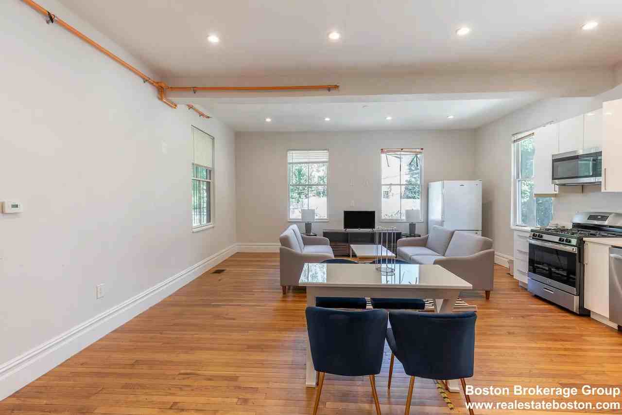 92 Cedar St #2 - Photo 5 of 28