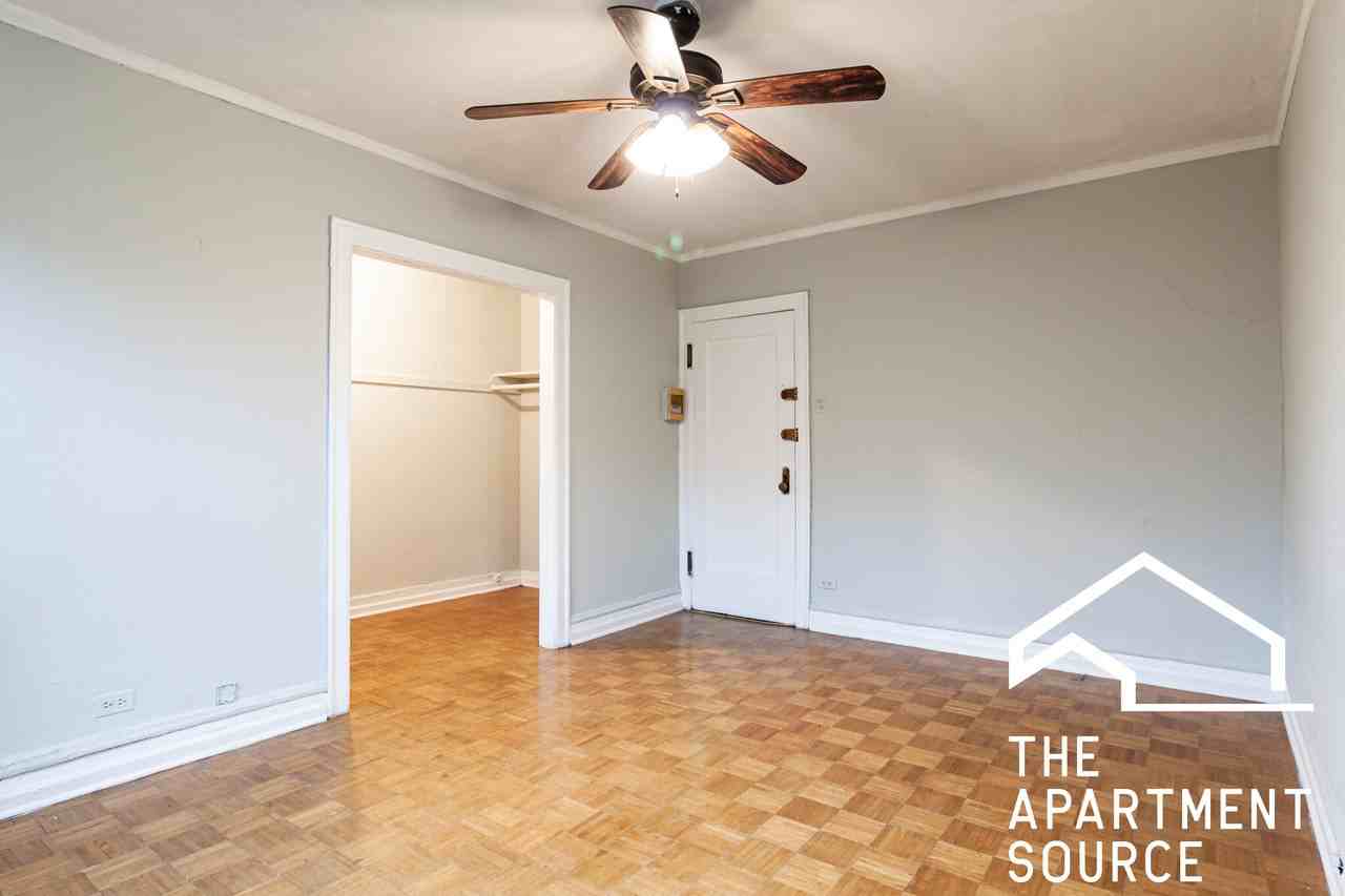 711 W Belmont Ave #406 - Photo 3 of 10