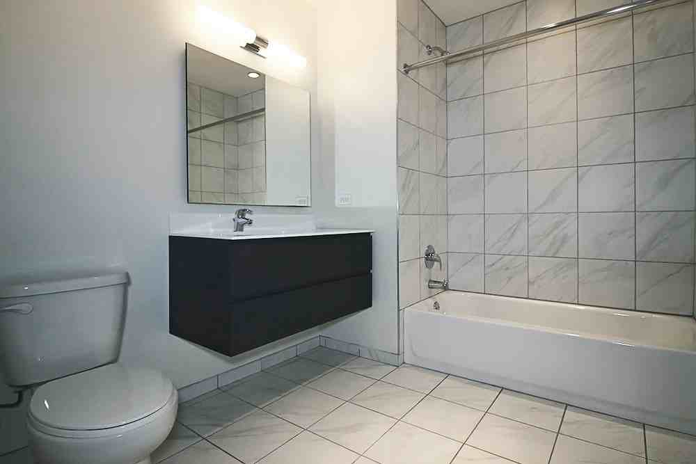 805 N La Salle Dr #2-2TH - Photo 5 of 18