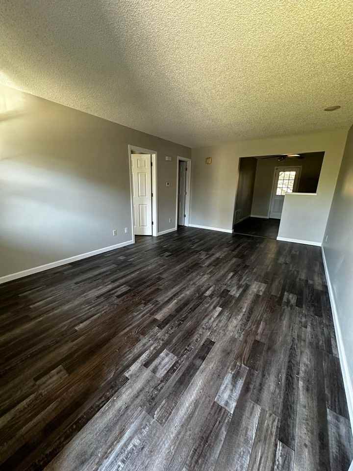 1618 Kingsbury Rd - Photo 2 of 8