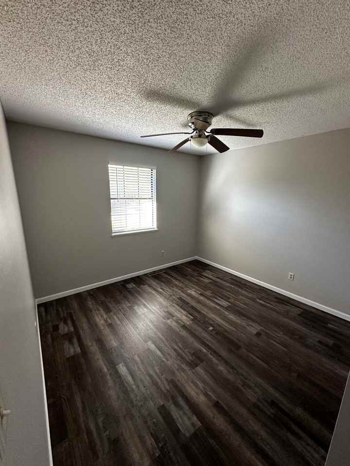 1618 Kingsbury Rd - Photo 3 of 8