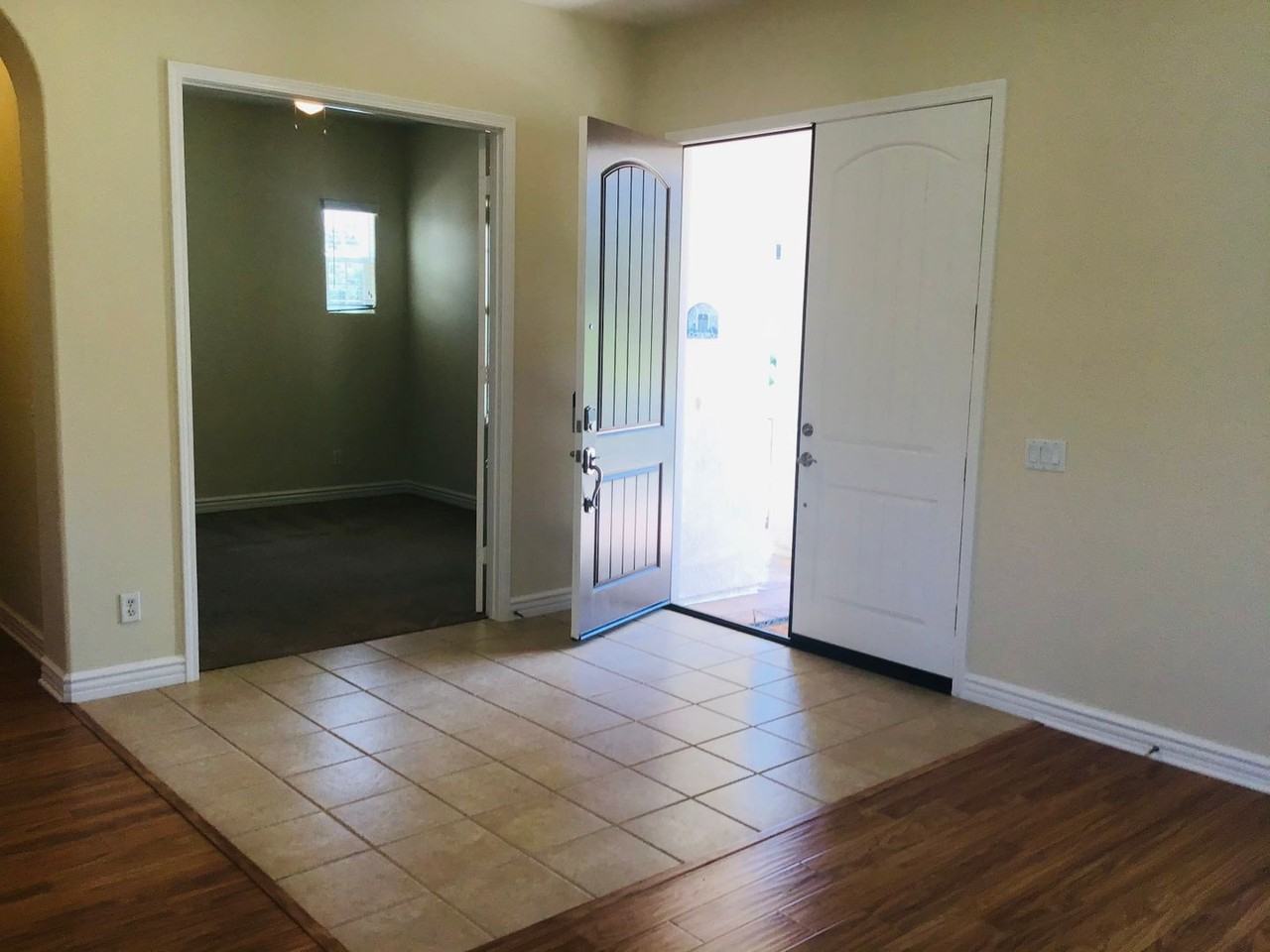 3273 Canopy Dr - Photo 3 of 25