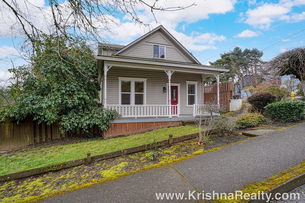 1688 Sunset Ave - Photo 2 of 23