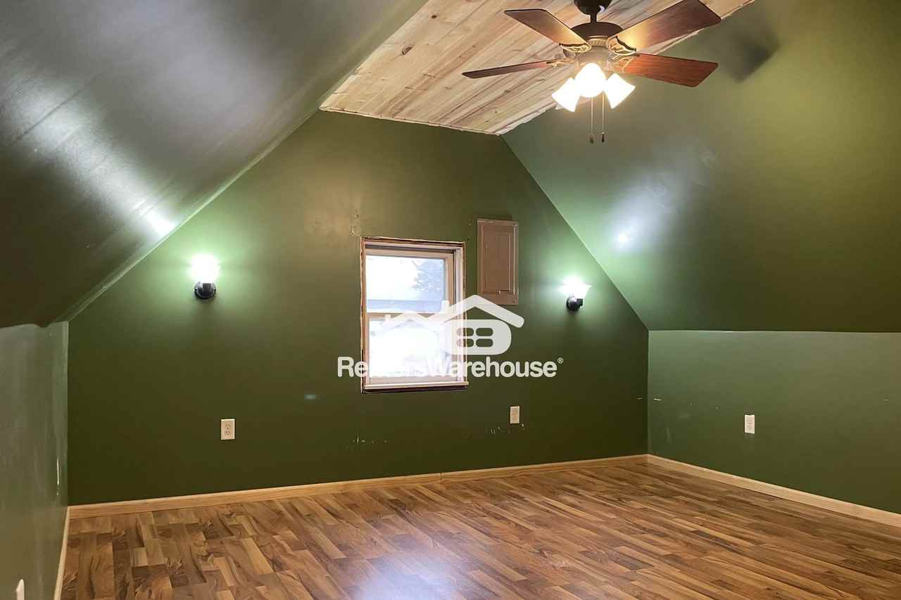 597 60th Ave - Photo 3 of 7