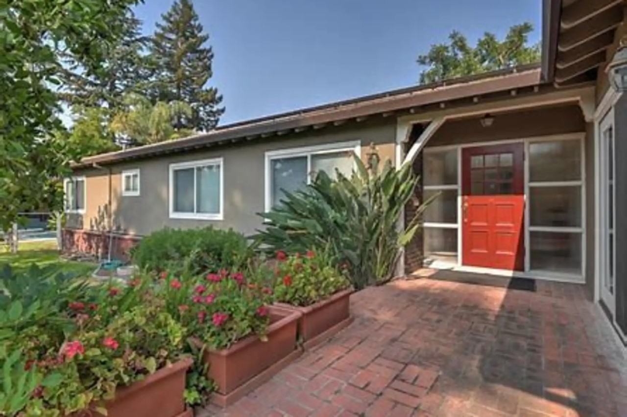 1677 Zinnia Ln Unit A - Photo 3 of 7