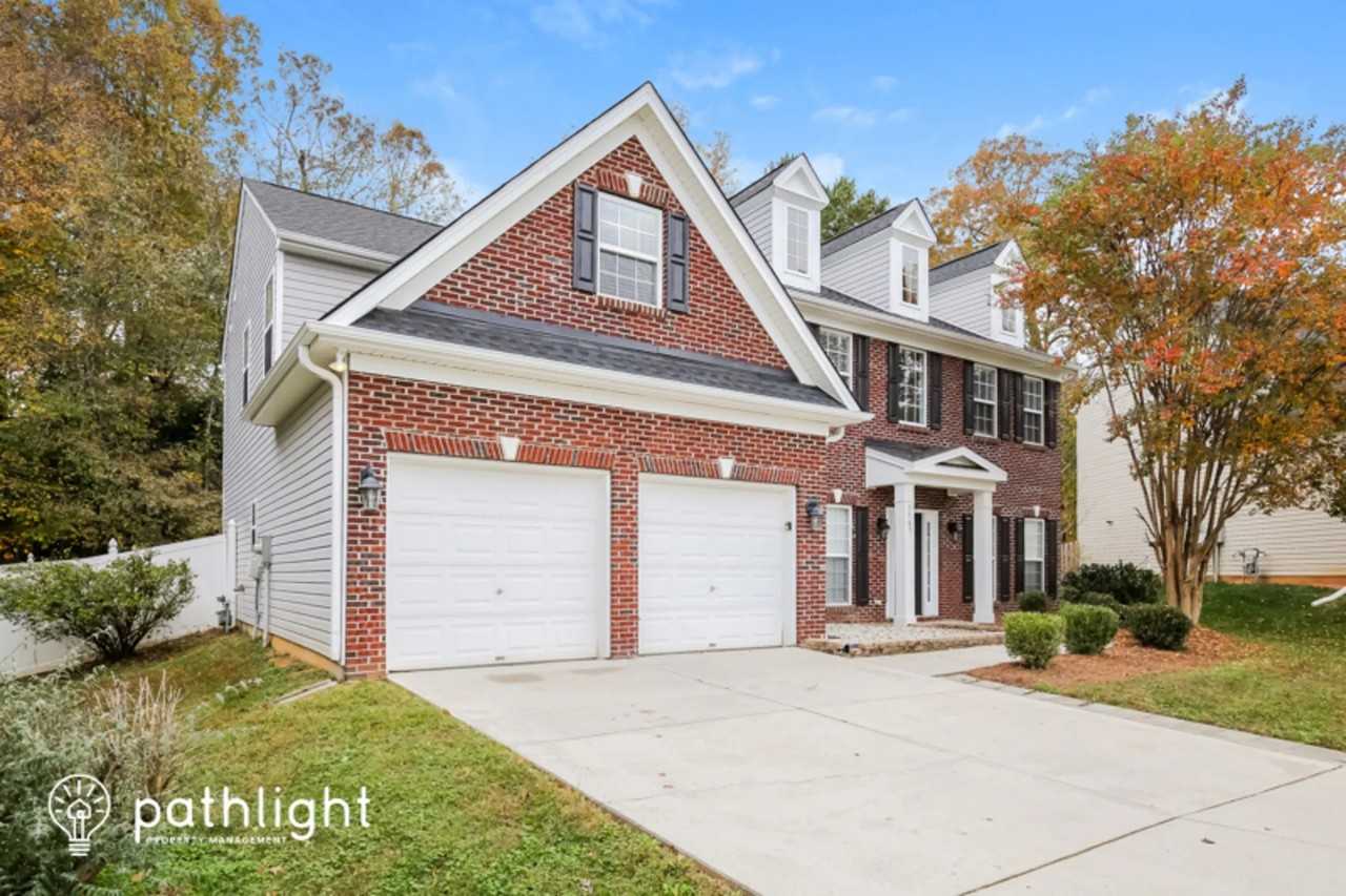 3587 Meadow Glen Ct - Photo 2 of 18