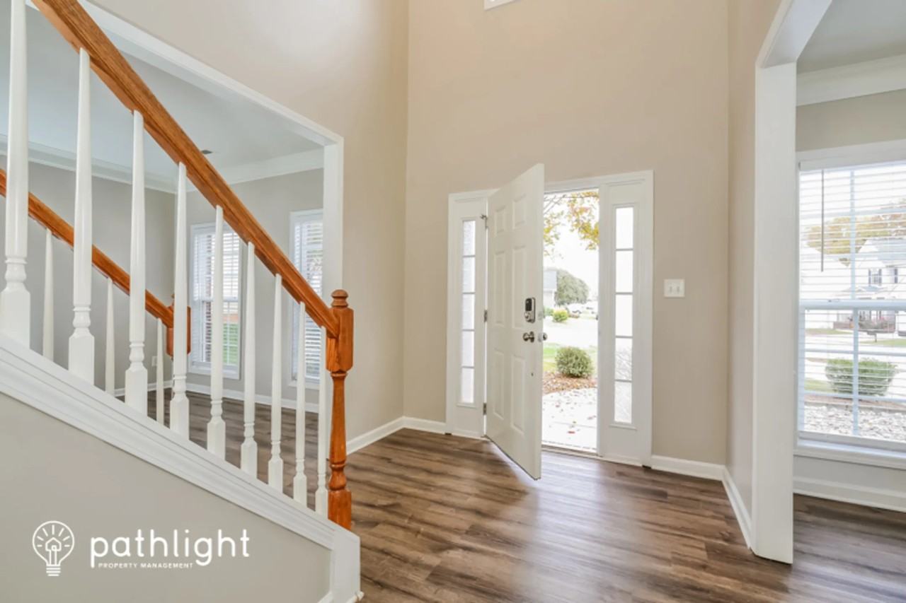 3587 Meadow Glen Ct - Photo 3 of 18