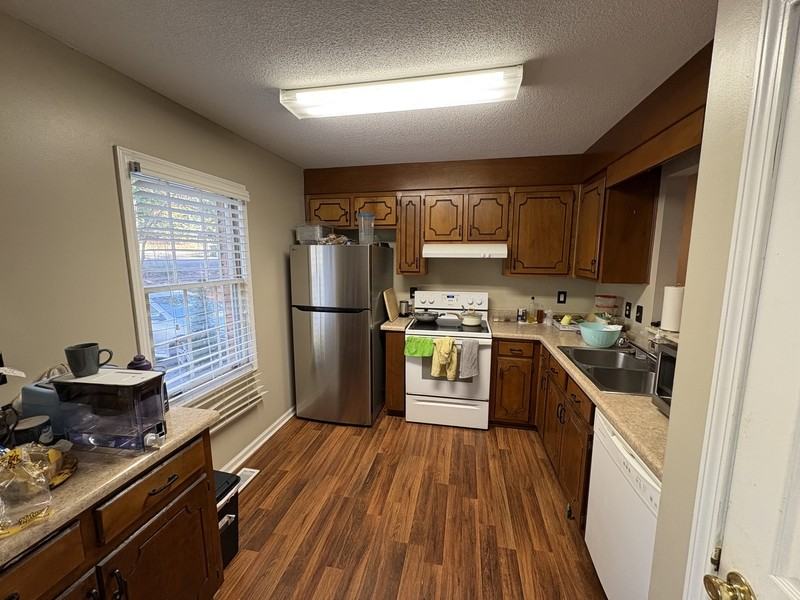 108 College Heights Blvd - Photo 2 of 13