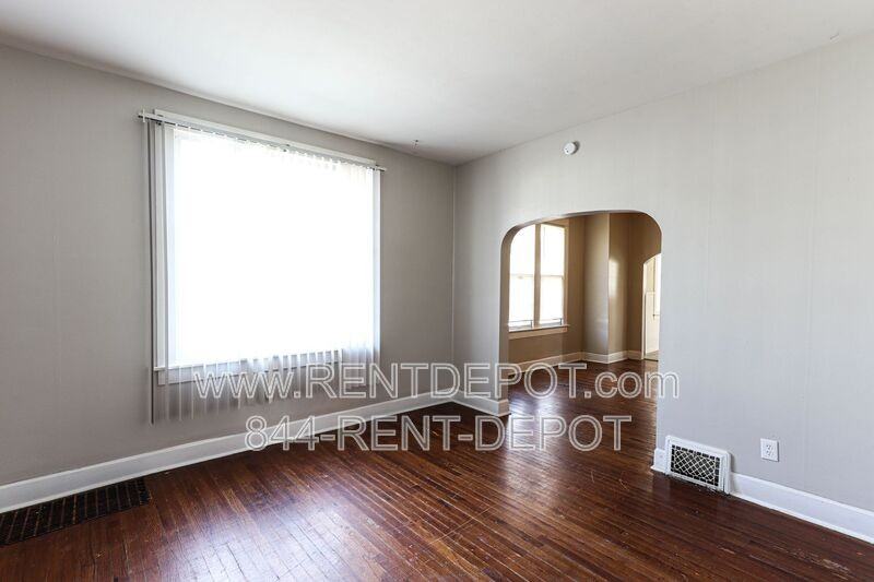 1500 S Morton Ave - Photo 3 of 13