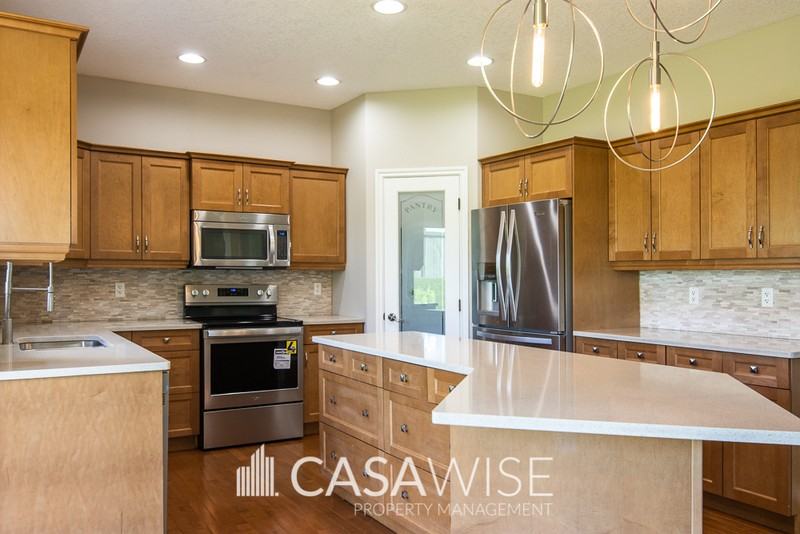 8716 208 St Nw - Photo 3 of 25