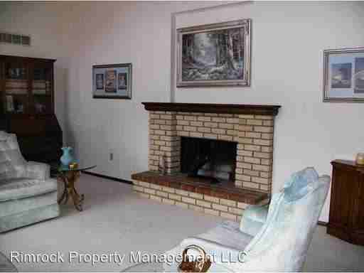 3922 Pine Cove Rd - Photo 3 of 9