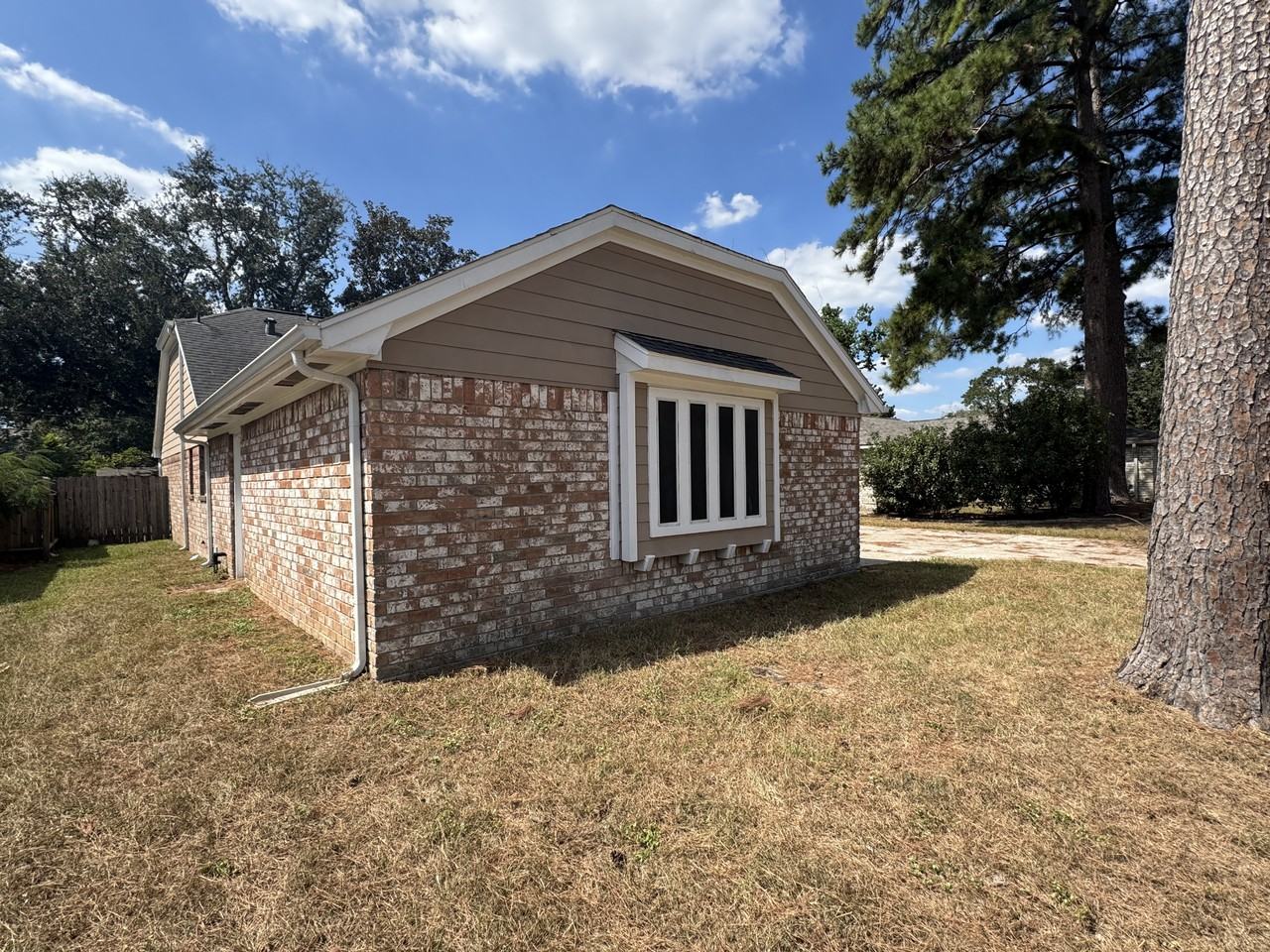 29411 Atherstone St - Photo 3 of 24