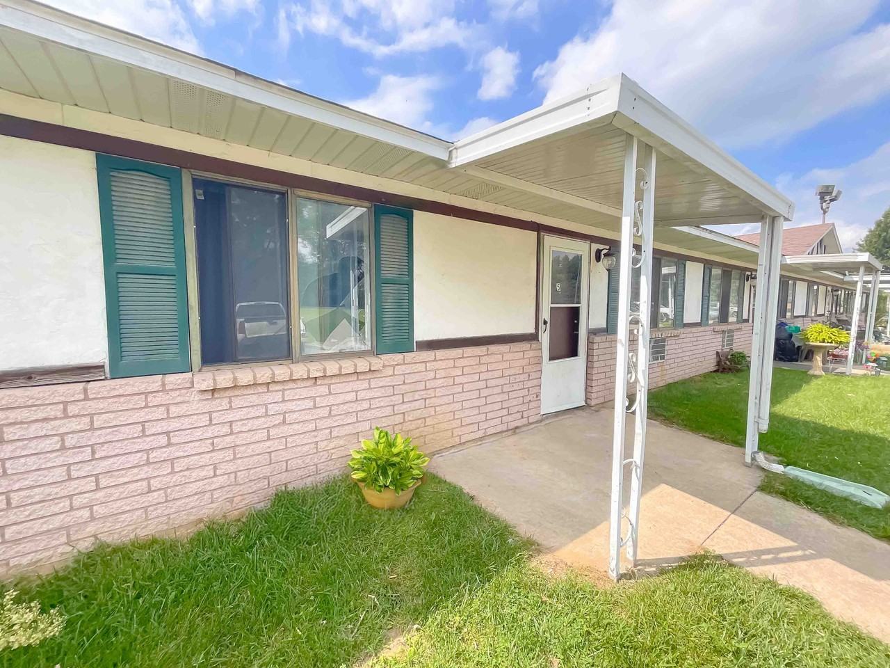 4185 W Court St - Photo 3 of 4