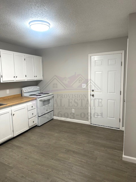 1700 37Th St Ne - Photo 3 of 13