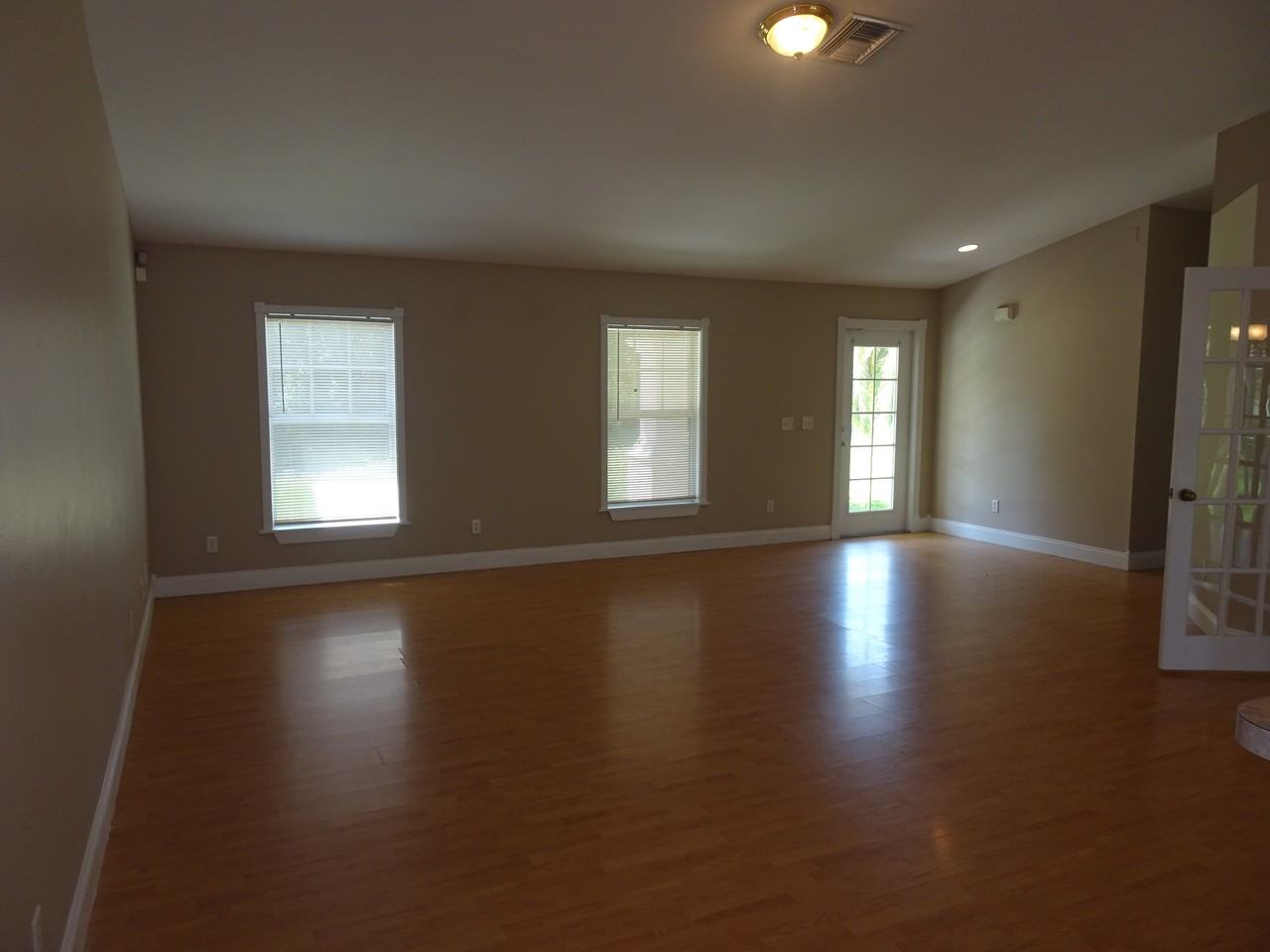 4512 4th St W - Photo 6 of 34