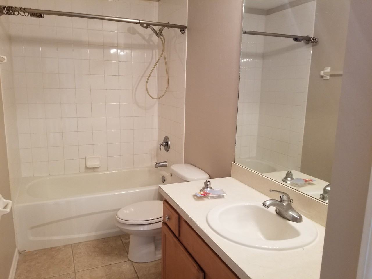 907 Chenault St - Photo 4 of 9