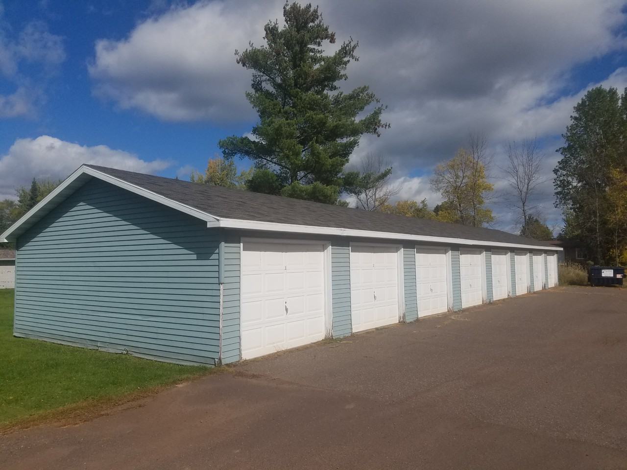 1201 Prentice Ave - Photo 4 of 15