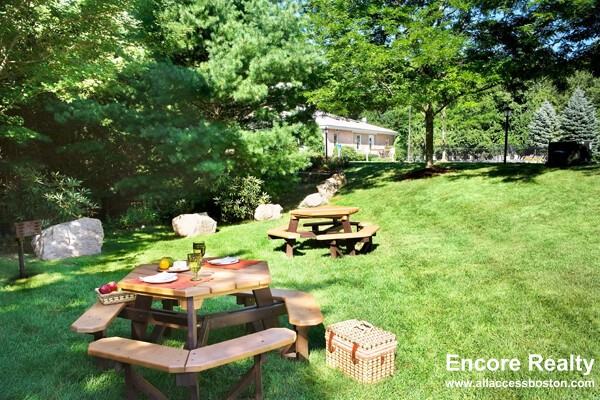 28 Waterfall Dr #M - Photo 2 of 9
