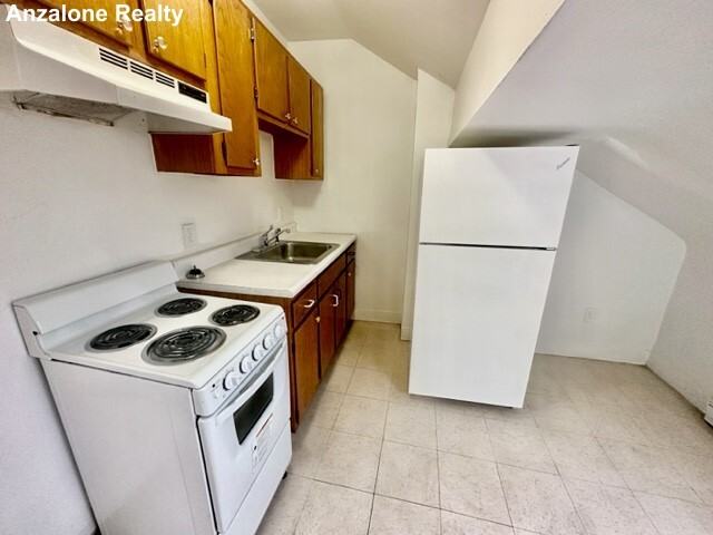 288 Hanover St #3 - Photo 6 of 9