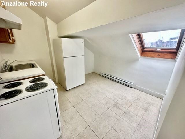 288 Hanover St #3 - Photo 7 of 9