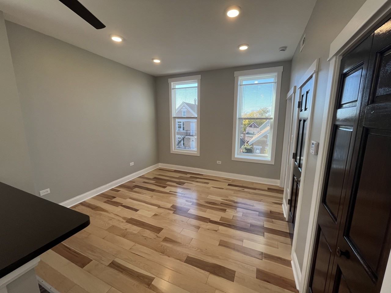 2339 S Sacramento Ave #3F - Photo 3 of 15