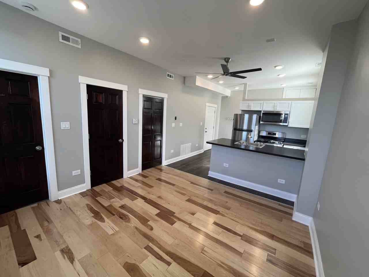 2339 S Sacramento Ave #3F - Photo 5 of 15