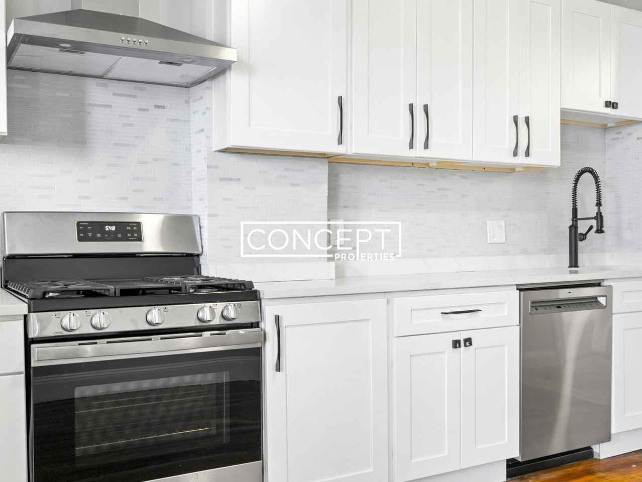 7 Dickson St #2CP