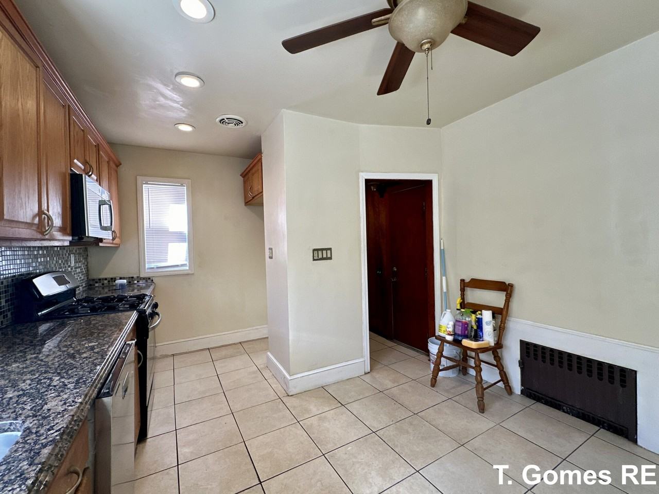 197 Boston Ave #1 - Photo 3 of 19