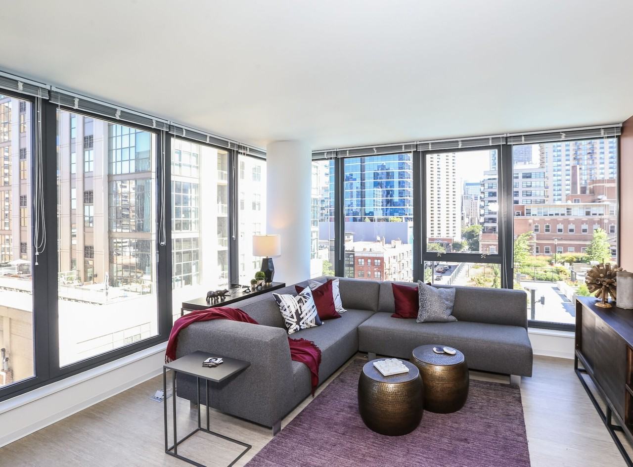 101 W Superior St #805