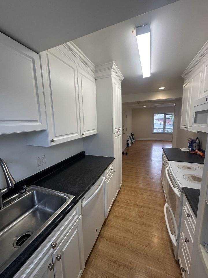 143 Newton St #5 - Photo 3 of 15