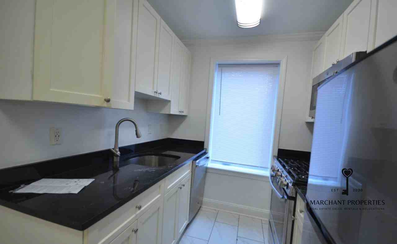 52 Alton Pl #4 - Photo 2 of 11