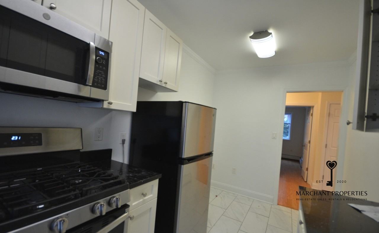 52 Alton Pl #4 - Photo 4 of 11