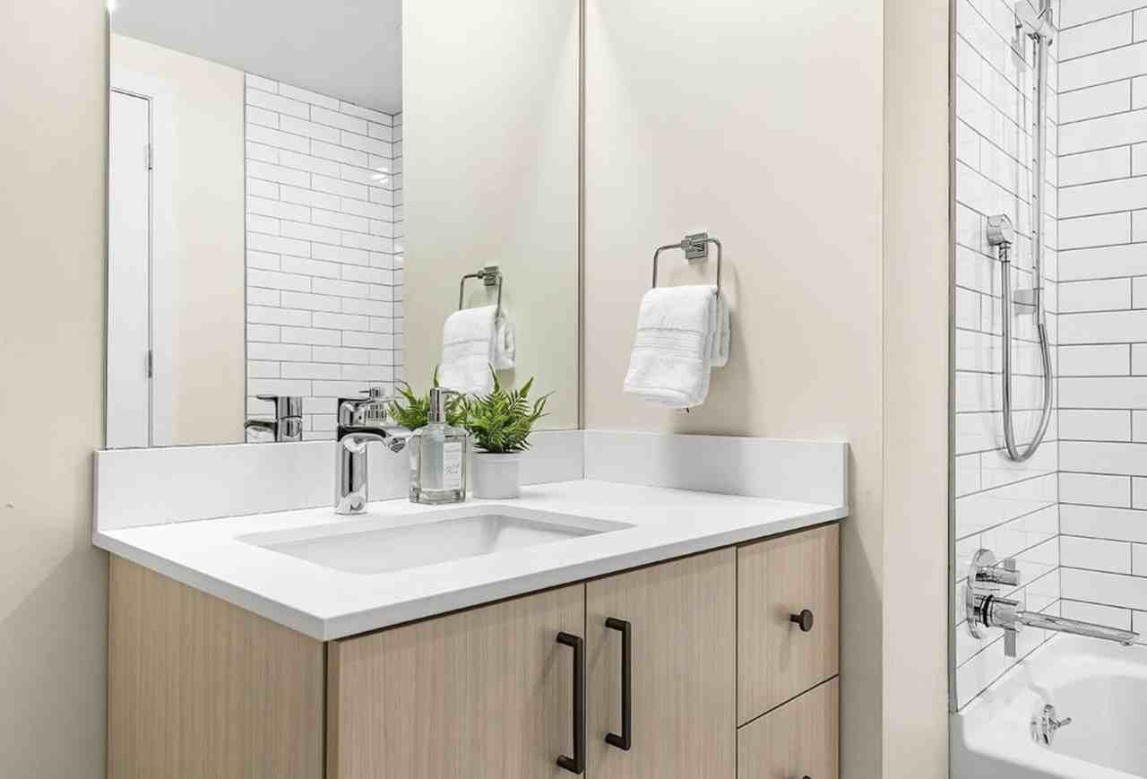 3121 N Broadway St #612 - Photo 3 of 12