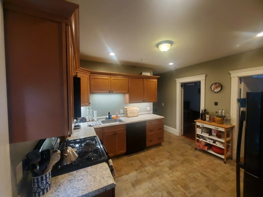 44 Ardale St #1 - Photo 3 of 11
