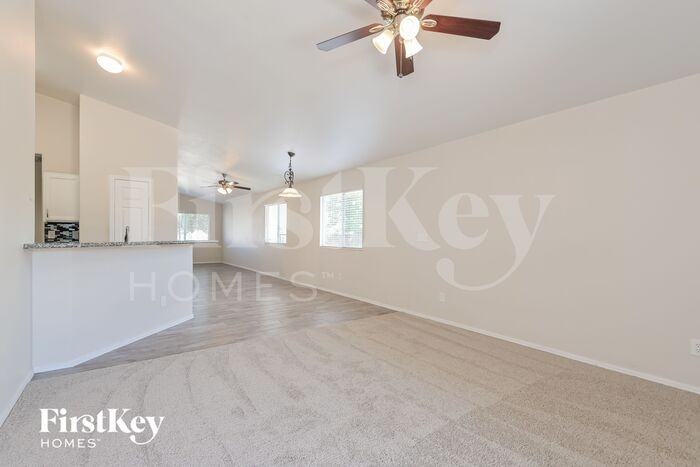 2407 S Cybil Ave - Photo 2 of 15