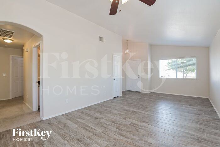 2407 S Cybil Ave - Photo 3 of 15