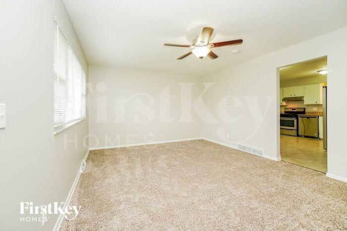 6199 Ambleside Dr - Photo 3 of 15