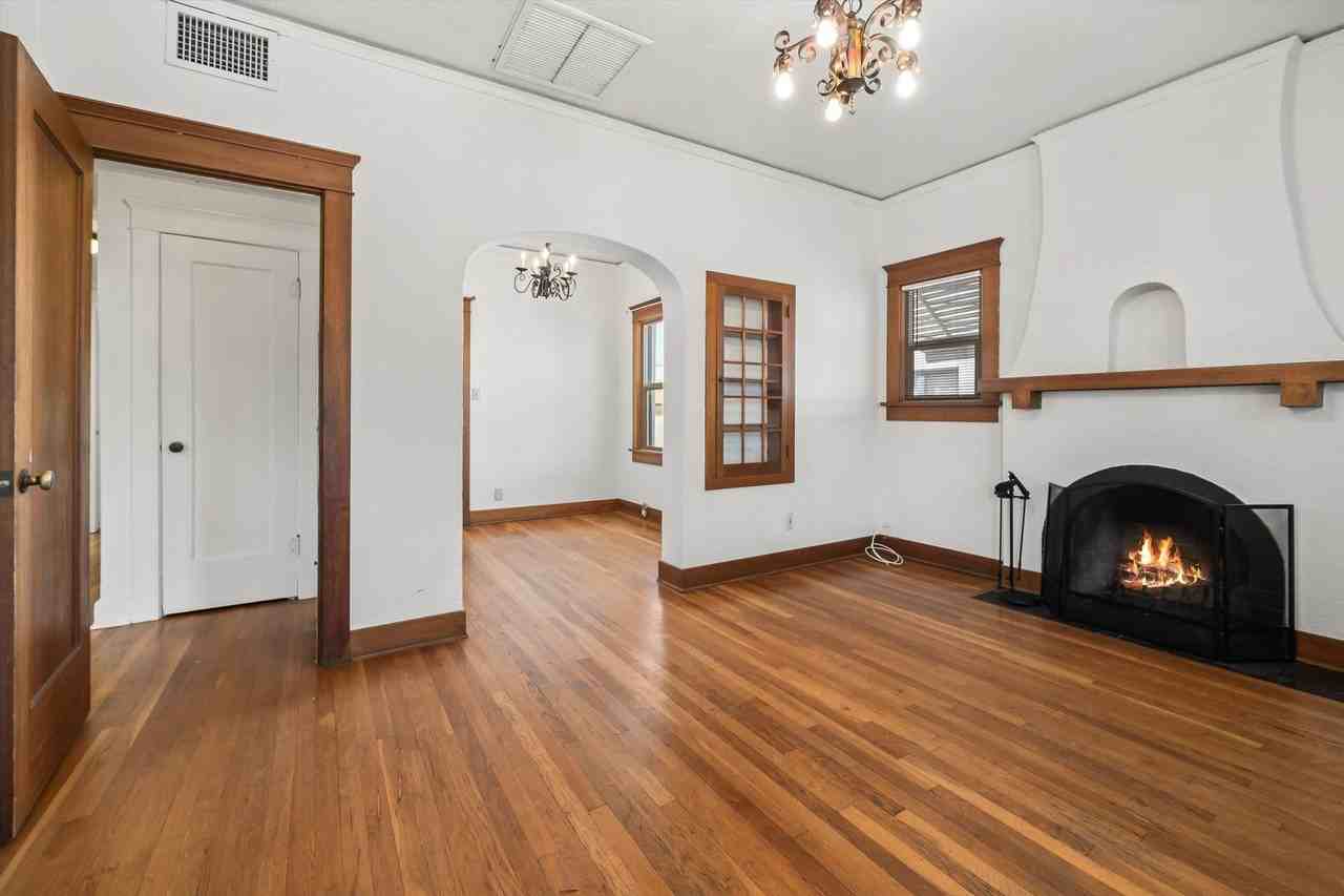2228 East 6th Street - Photo 5 of 20