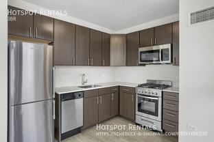 165 W Superior St #3-3 - Photo 1 of 1