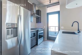 939 W Washington Blvd #3-2 - Photo 1 of 1
