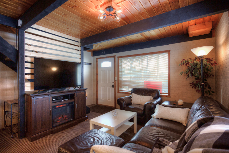 387 Indianhead Road - Photo 5 of 20