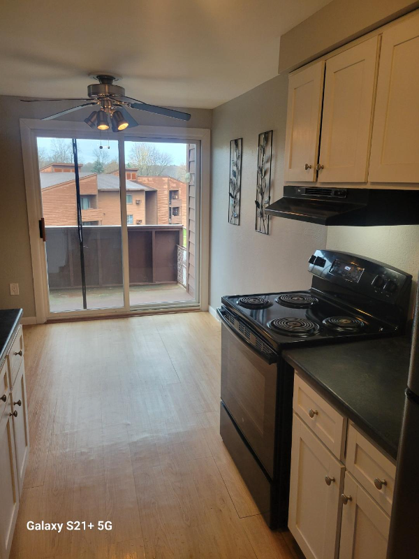 353 Village Blvd N - Photo 5 of 10