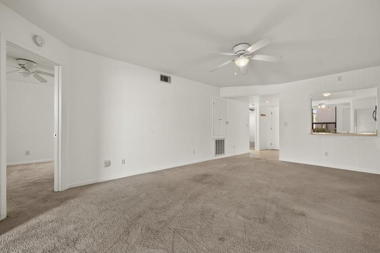 4620 Se 5th Pl - Photo 3 of 27