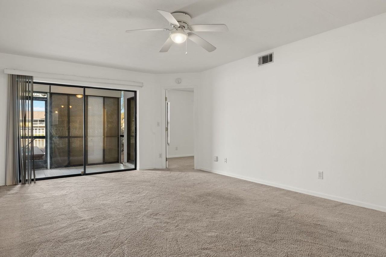 4620 Se 5th Pl - Photo 4 of 27