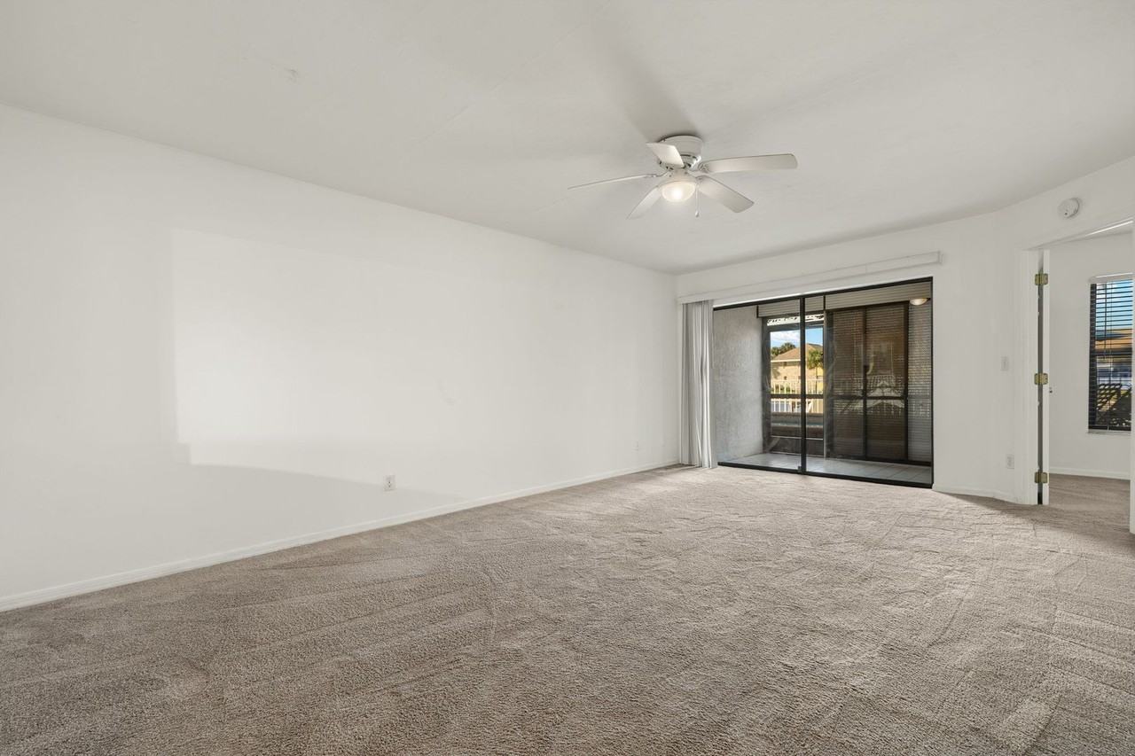 4620 Se 5th Pl - Photo 5 of 27